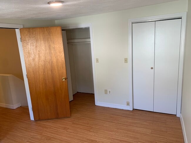 Building Photo - 138 Thorndike St