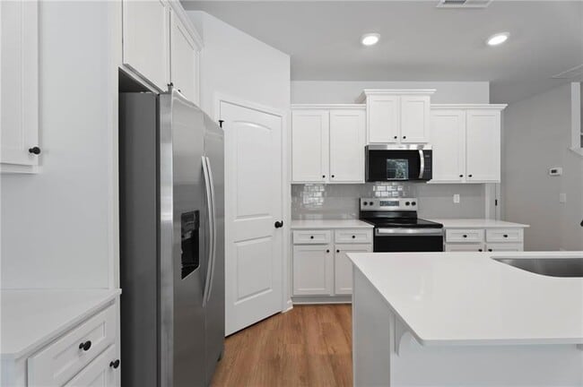 Building Photo - 156 Flier Dr