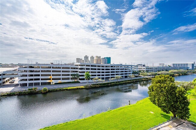 Building Photo - 8395 SW 73rd Ave