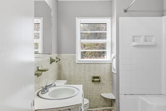 Building Photo - 4652 S Holden Rd