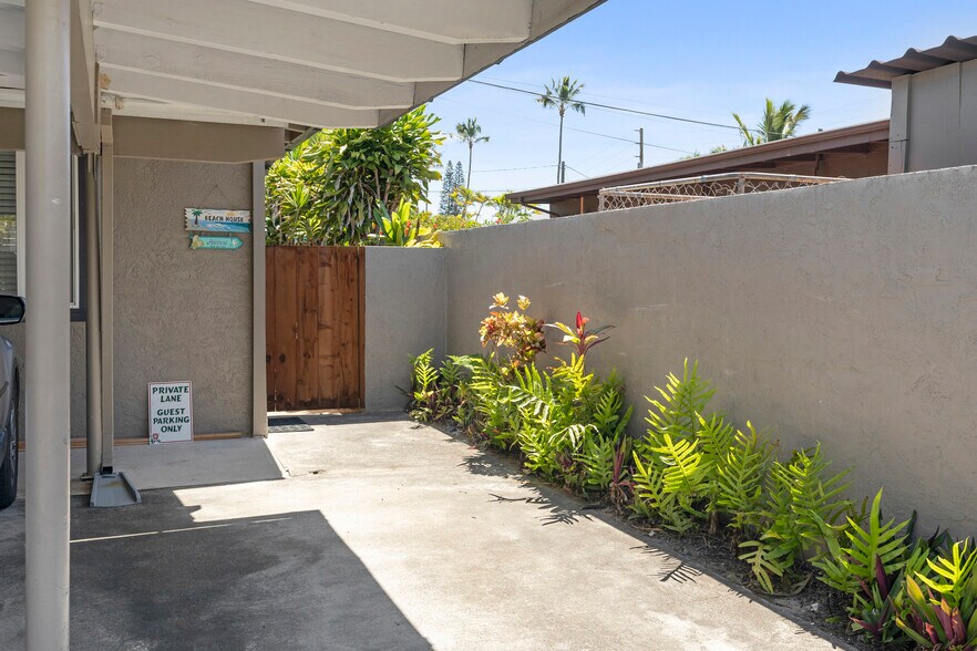 private off street parking - 516A N Kainalu Dr