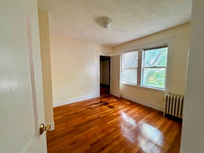 Building Photo - 75 Varnum St