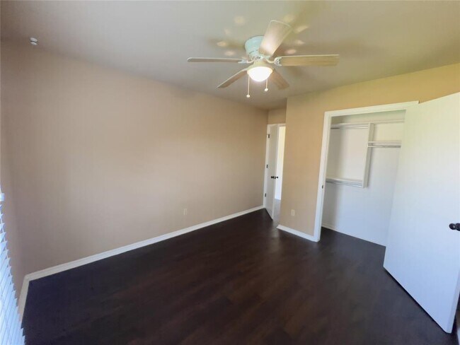 Building Photo - 11800 Kingsridge Terrace