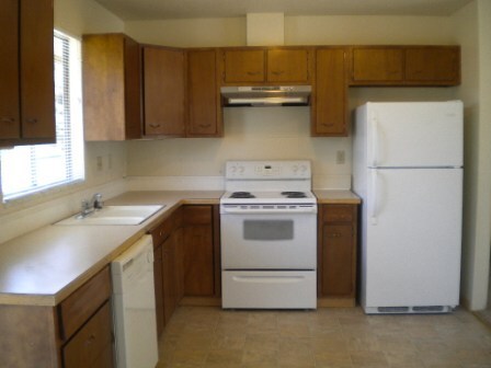 Building Photo - 1322 N Baker Ave