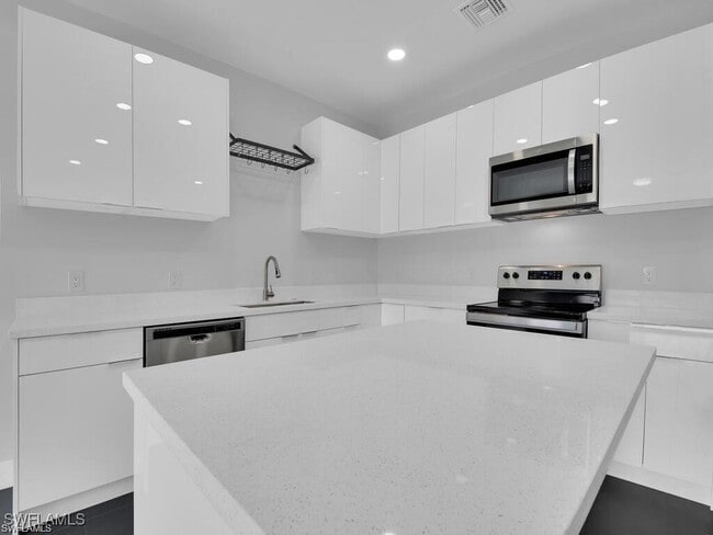 Building Photo - 4548 29th St SW