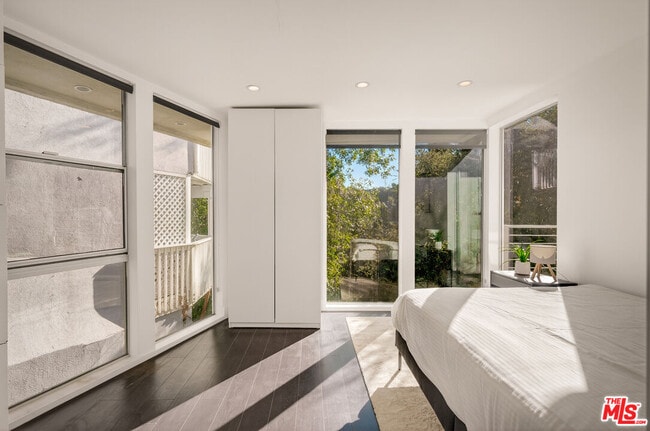 Building Photo - 2388 Kimridge Rd