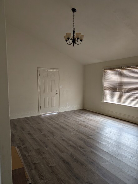 Building Photo - 115 Renee Ln