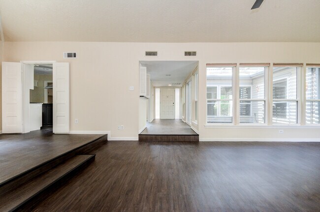 Hallway to front door - 3518 Covey Trail Dr