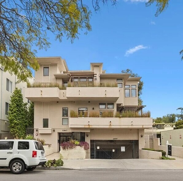 Building Photo - 11847 Laurelwood Dr