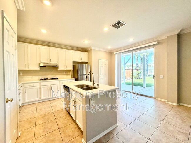 Building Photo - 42041 Delmonte St