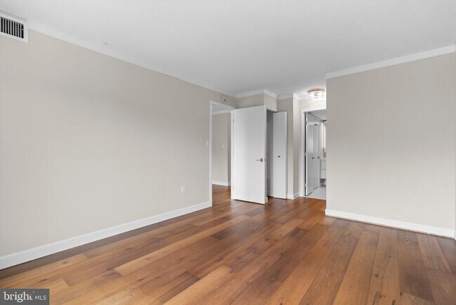 Building Photo - 2111 Wisconsin Ave NW