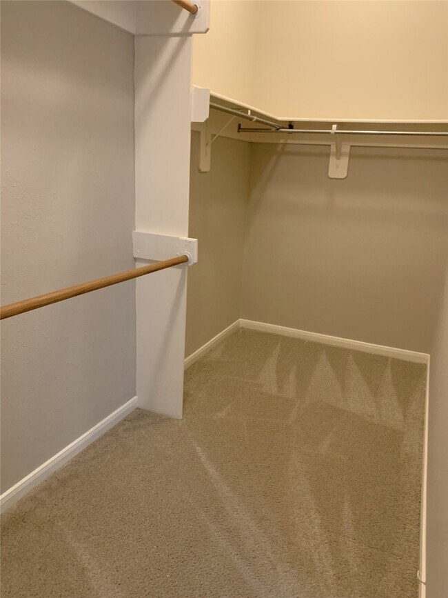 Building Photo - 4411 W Thunderwood Cir