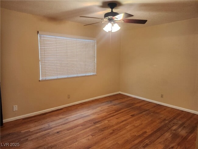 Building Photo - 103 S Mallard St