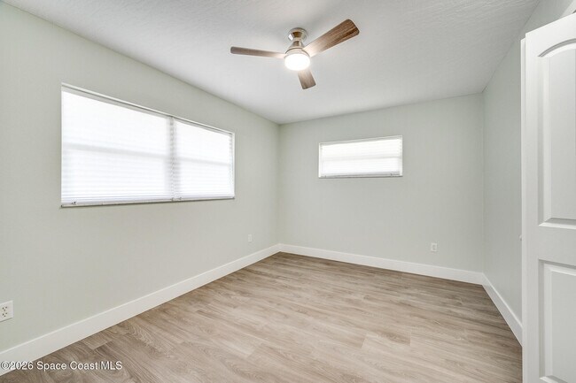 Building Photo - 645 Caiman St