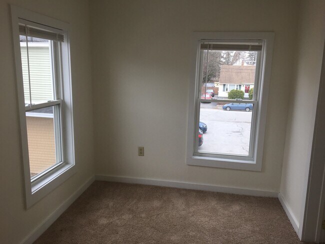 Building Photo - 82 3rd St