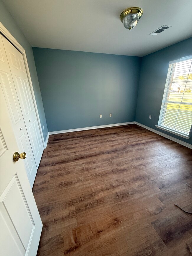 Building Photo - 41265 Schafer Dr