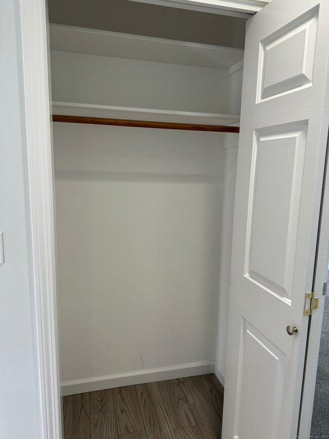 Building Photo - 14 Plymouth Ct