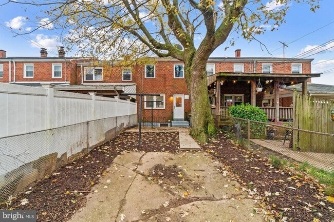 Building Photo - 3 Bedroom Dundalk