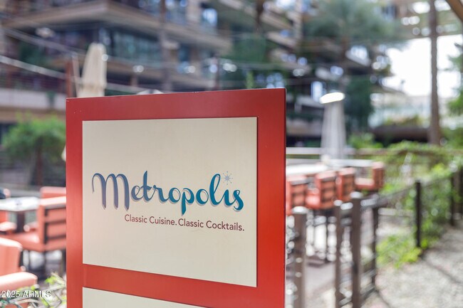 Building Photo - 7137 E Rancho Vista Dr