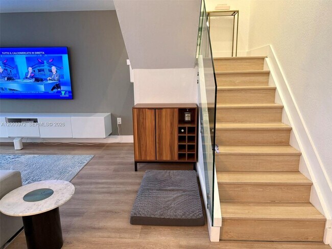 Building Photo - 6420 NW 109th Ave