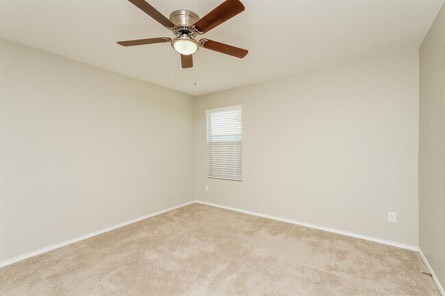 Building Photo - 1705 Avery Pointe Dr