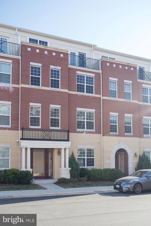 Building Photo - 22720 Beacon Crest Terrace