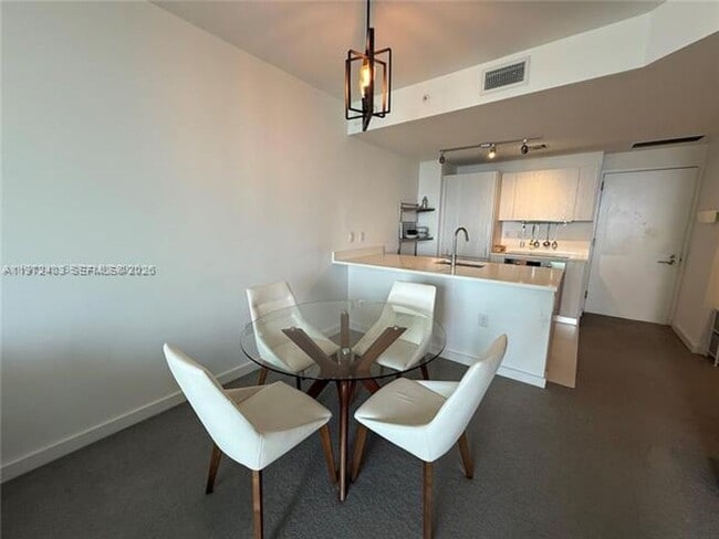 Building Photo - 501 NE 31st St