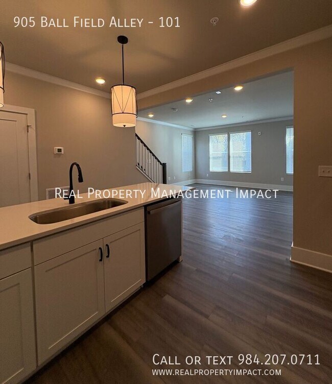 Building Photo - 112 Byrum St