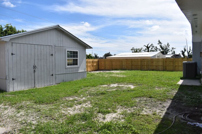 Building Photo - "Spacious 4-Bedroom Retreat in Panama City...