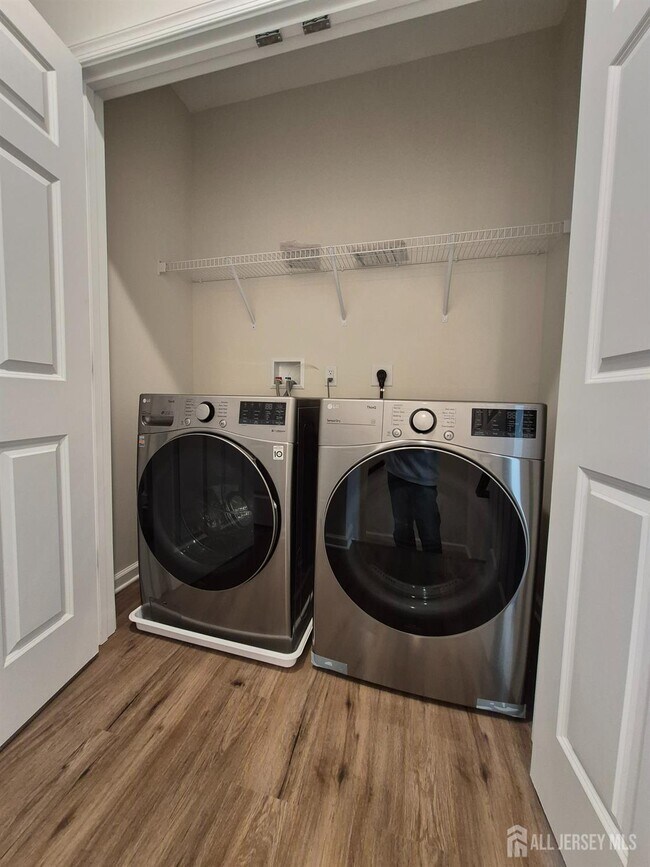 Building Photo - 41 Audley St