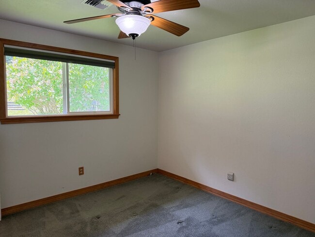 Building Photo - Harrington Lagoon Water View Home!