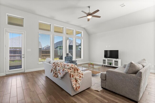 Building Photo - 15949 Hayes Mkt Lp