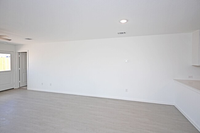 Building Photo - 114 Haley Wy