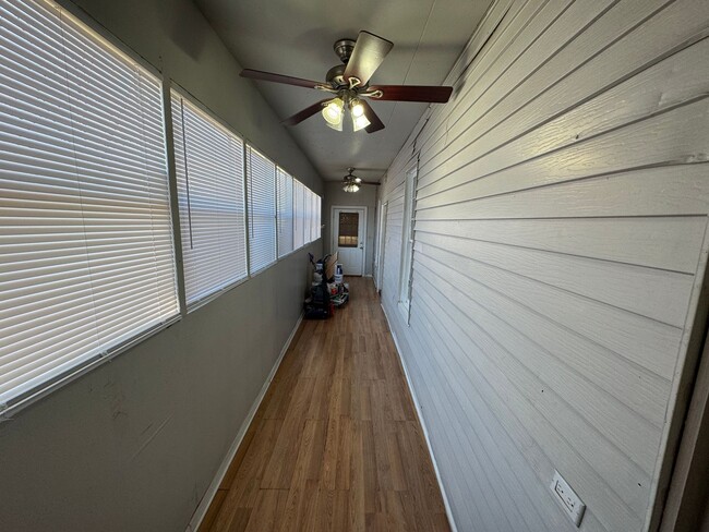 Building Photo - West Iredell Area - 4BR / 3BA + Carport