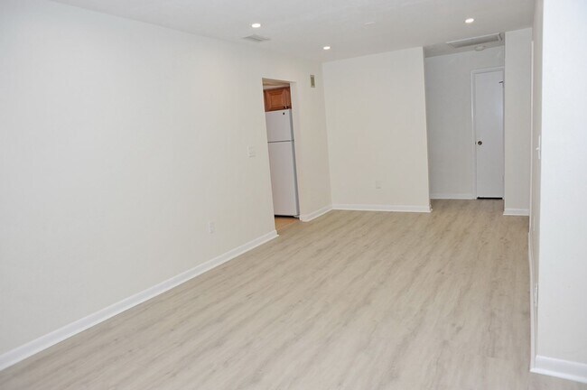 Building Photo - Naples Park - 3 Bedroom/2 Bath - Annual Rental