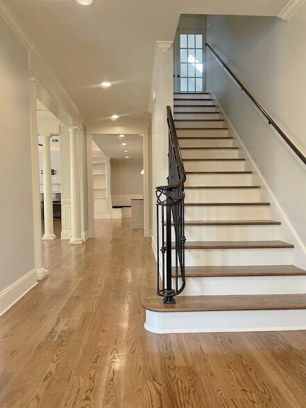 Building Photo - 1820 Enclave Hollow Ln E