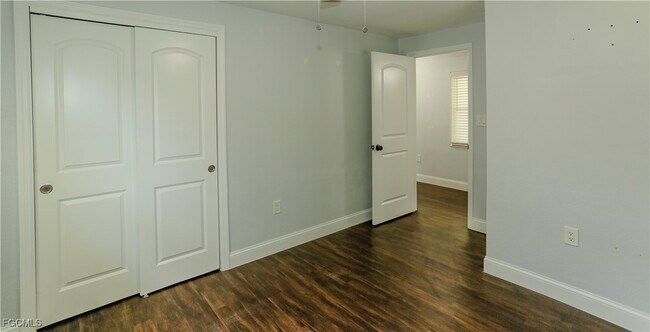 Building Photo - 310 Burland St