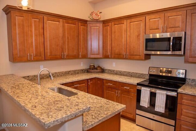 Building Photo - 1211 Lombard Way