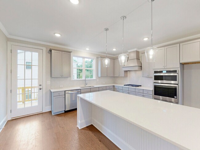 Building Photo - 3070 Poppy Ln