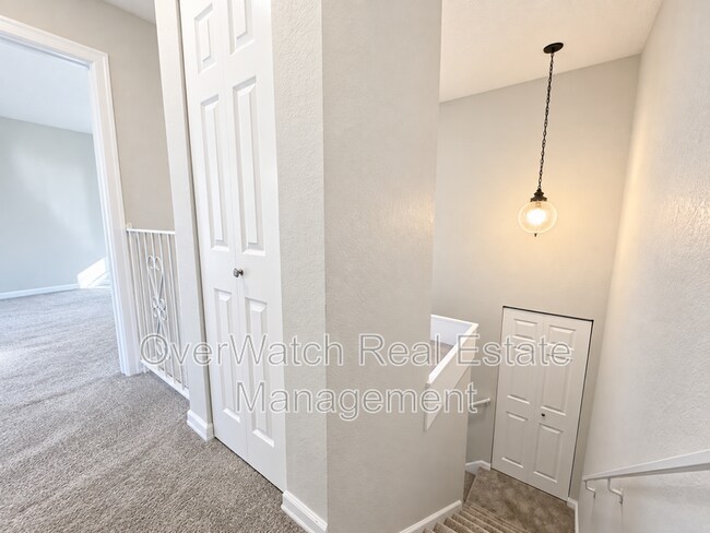 Building Photo - 3230 Montclaire Ct