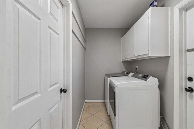 Building Photo - 7111 Gateway Ct