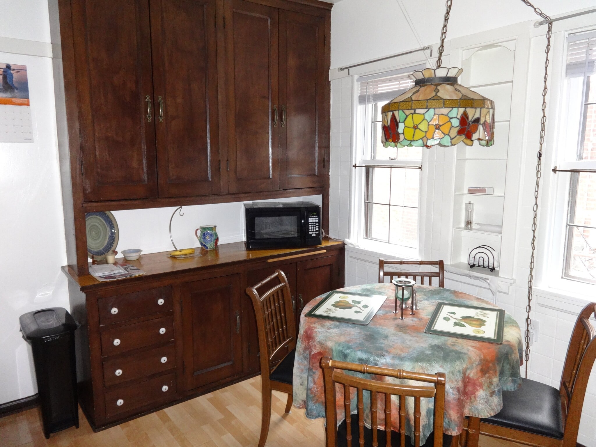 Birch cabinets/maple top - 2206 E Stratford Ct
