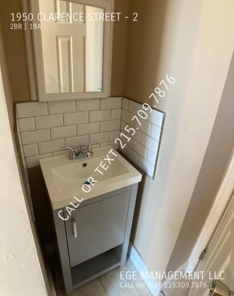 Building Photo - 1950 Clarence St