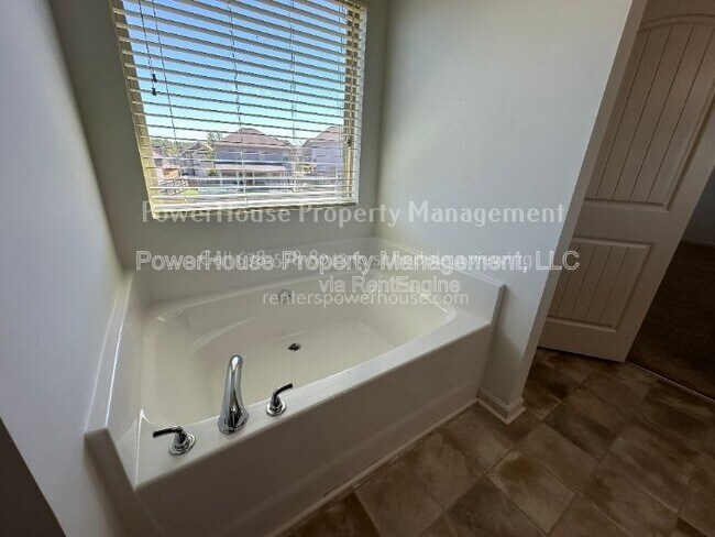 Building Photo - 2378 Centenary Way Ct