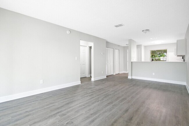 Building Photo - 2560 Woodgate Blvd