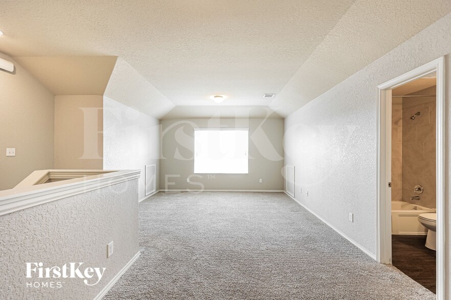 Building Photo - 32079 Camellia Bnd