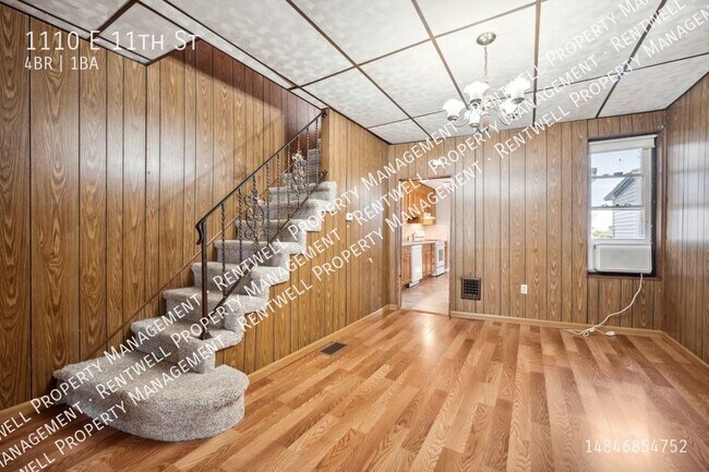 Building Photo - Available Now! 4 Bedroom Townhome in Eddys...