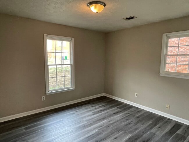 Building Photo - 5381-5383 Ridgemere Ct