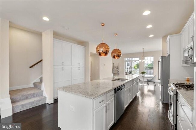 Building Photo - 46077 Hall Rd