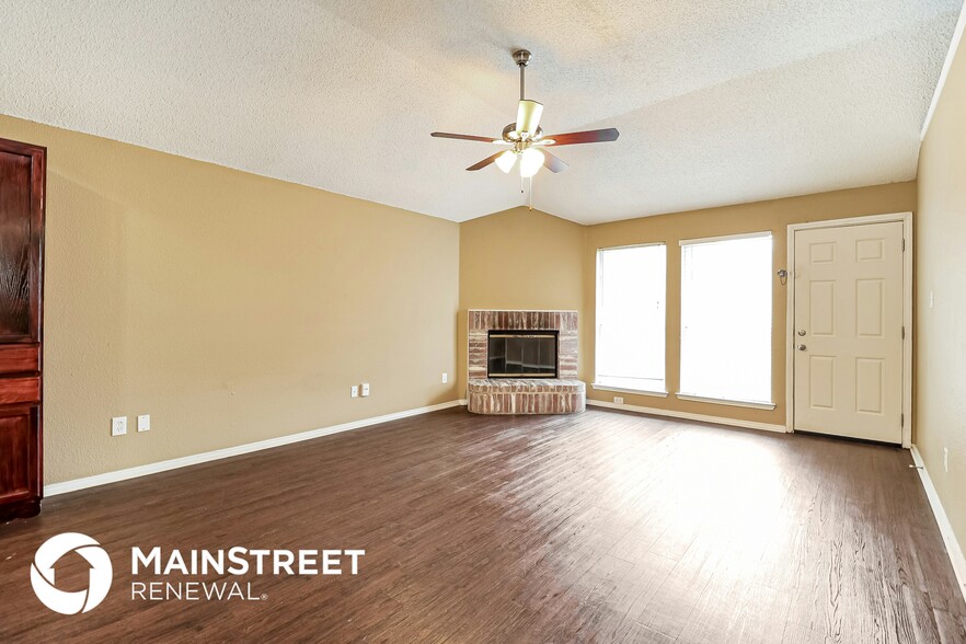 Building Photo - 10241 Pleasant Mound Dr